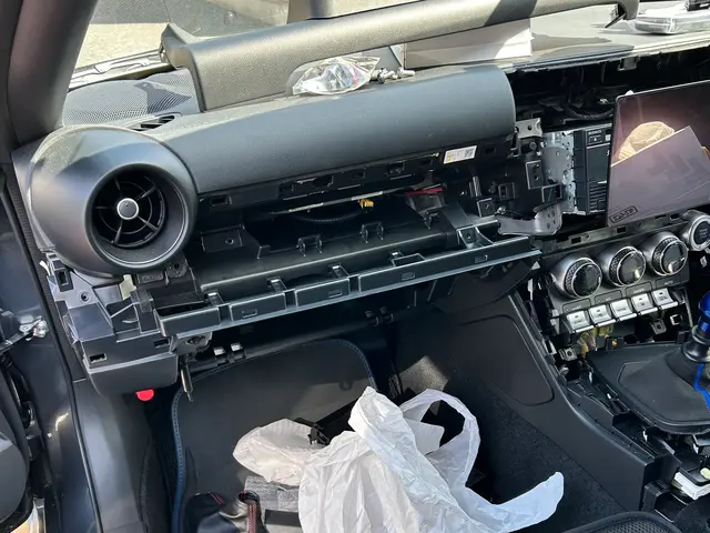 カーナビ　ディスプレイオーディオ　アンドロイドナビ　国産車　出張　取付サービスの画像