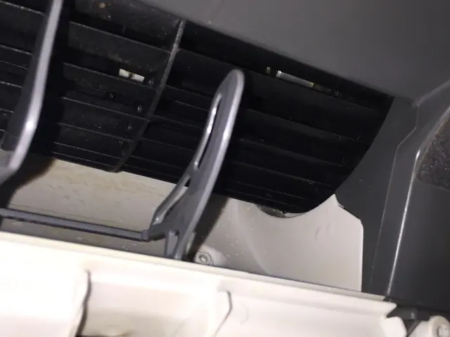 分解洗浄経験15年★安心の賠責保険加入★年間300台以上施工★女性スタッフ同行可サービスの画像