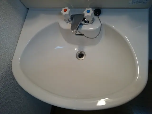 洗面台クリーニング　100%自社対応◎営業時間外の予約も相談OK◆年中無休営業サービスの画像