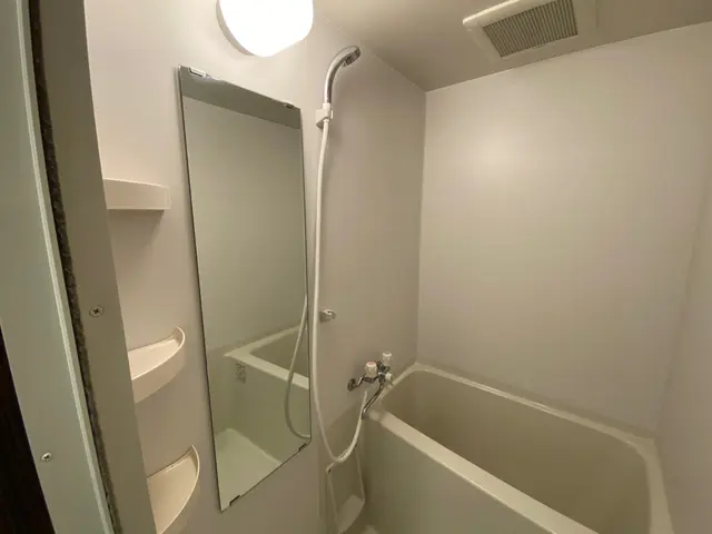 ◆予約から施工まで100%店長自ら対応◎浴室鏡うろこ取り、ワックス込みです。サービスの画像