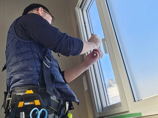 【防犯・紫外線・暑さ・寒さ・プライバシー対策】窓フィルムでお困りごとを解決！サービスの画像