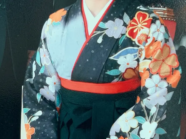 出張着付け・ヘアセット・メイク　　　　　　　(打掛含む冠婚葬祭全てのお支度対応)