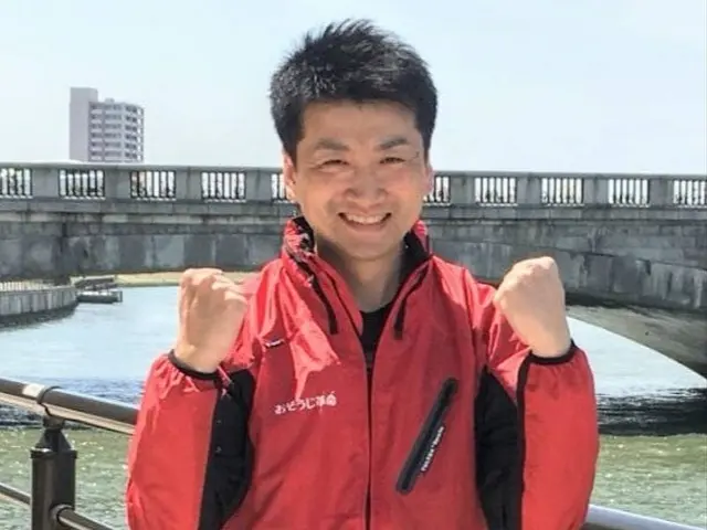 ★車内をアルカリイオン電解水で安全に除菌洗浄・消臭★気になる汚れをリフレッシュサービスの画像