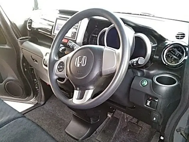 ★車内をアルカリイオン電解水で安全に除菌洗浄・消臭★気になる汚れをリフレッシュサービスの画像