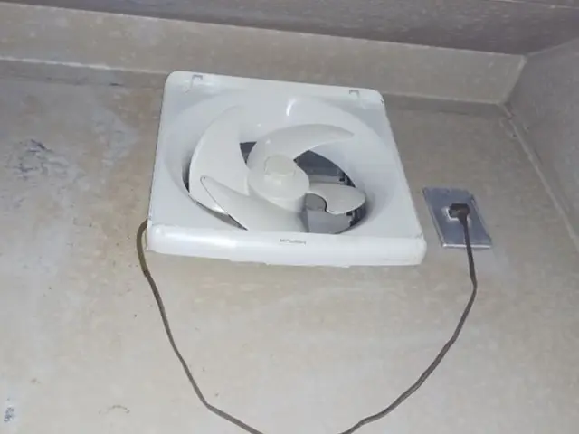 明朗会計で追加料金なし、レンジフードや換気扇、油のベタベタ綺麗に清掃いたします。サービスの画像