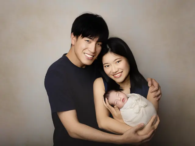 日本セーフティー資格保有ママフォトグラファーによるシンプルで上質なニューボーン