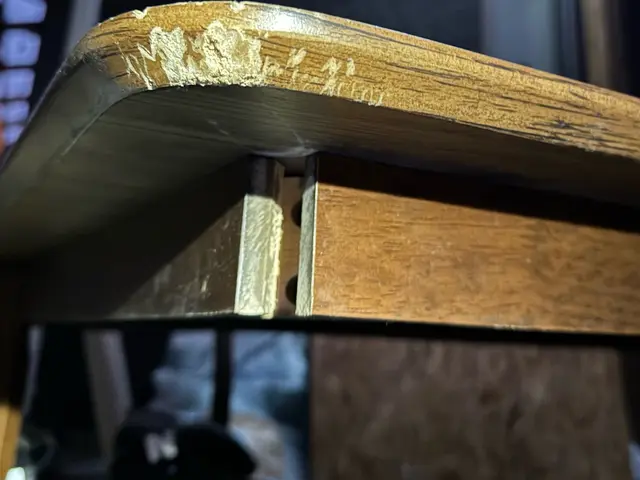 思い出の家具を蘇らせる！椅子・机の専門修理サービスです。サービスの画像