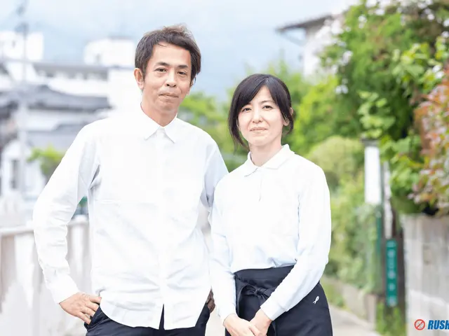 《おしどり夫婦で窓掃除に伺います》マンション・コーポはベランダも簡易清掃します◎サービスの画像