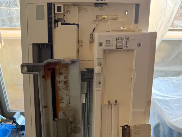 家庭用天井埋込みエアコンサービスの画像