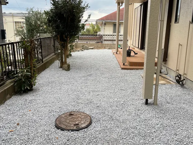 【砂利敷き】100%自社対応◎営業時間外・対応地域外もご相談ください。サービスの画像