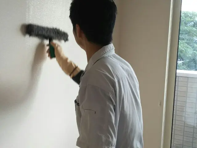 壁紙がキレイになるとお部屋の印象が見違えます。一度試してみませんか！サービスの画像