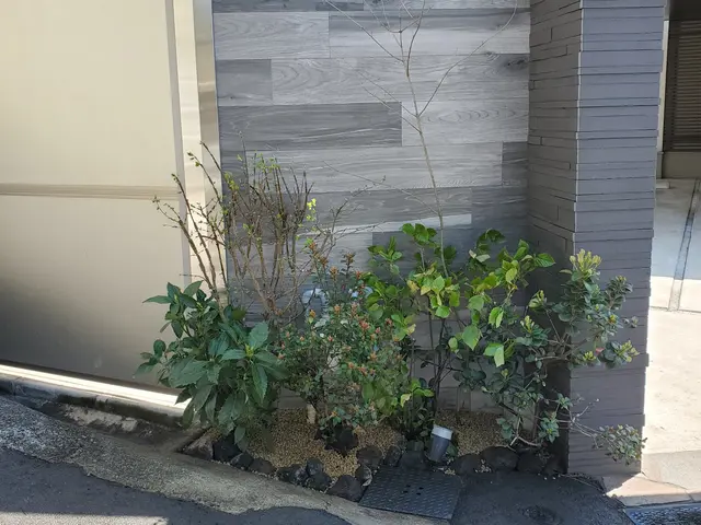 花や樹木の植栽　お客様の感性を第一に作業致しますサービスの画像
