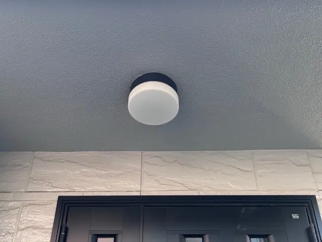 玄関ポーチ交換工事サービスの画像