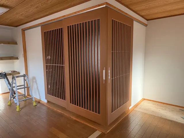 木製建具専門｜ドア・扉の建て付け調整・修理サービスの画像