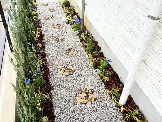 ☆花植え花壇作庭☆ガーデニングのプロによる施工！草花苗　土壌改良　材料費全て込みサービスの画像