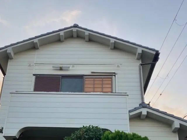 ◉女性スタッフ同行 バルコニーの屋根設置 撤去や波板施工サービスの画像
