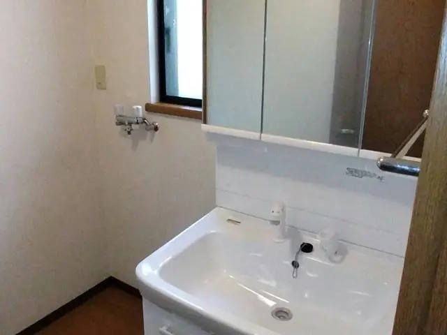 洗面化粧台交換します。サービスの画像