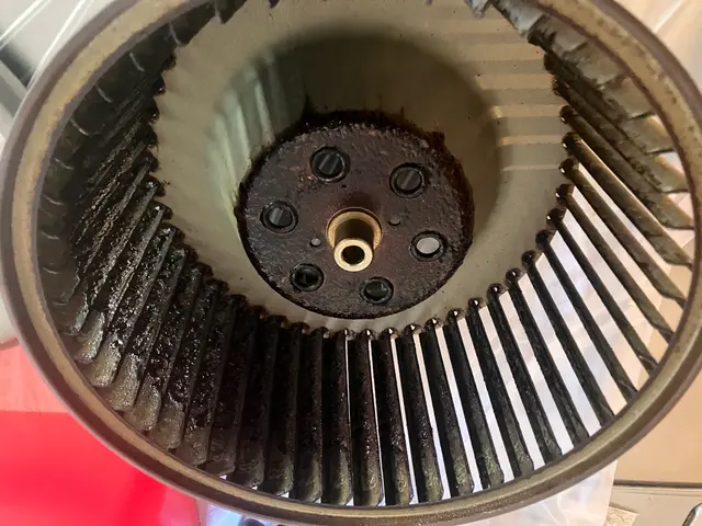 【地域密着店】自信の自社施工◎仕上がり重視で丁寧に施工いたします！サービスの画像