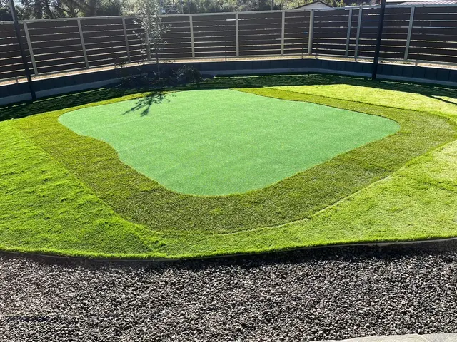 ★人工芝シーズン到来★早い物勝ち！６月中施工可能です♪人工芝サンプルプレゼントサービスの画像
