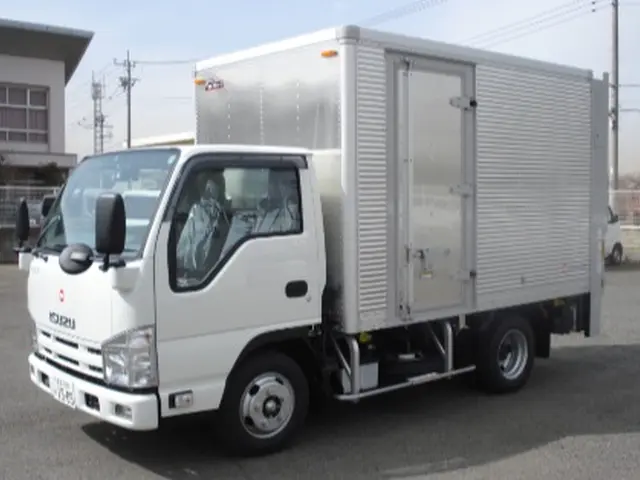 2トン箱車タイプでこの金額！！1日1名様限定でご予約可！2名作業で安心。サービスの画像