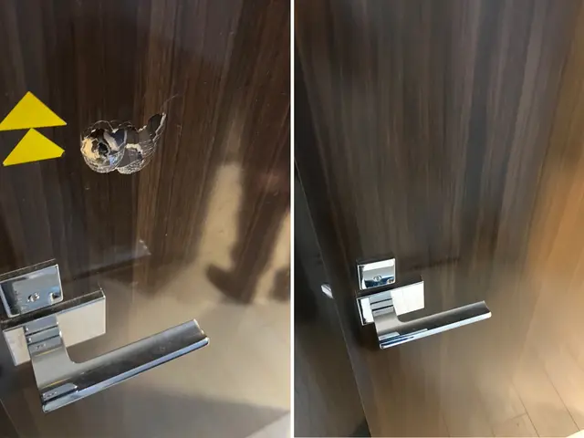 フローリング、建具、サッシなどの傷直しますサービスの画像