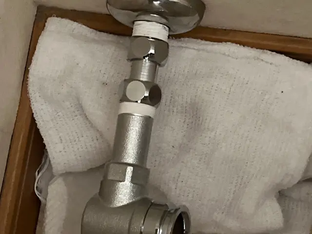 愛知県★ウォシュレット取り外し、元の便座を戻す作業込み。丁寧　綺麗　確実サービスの画像