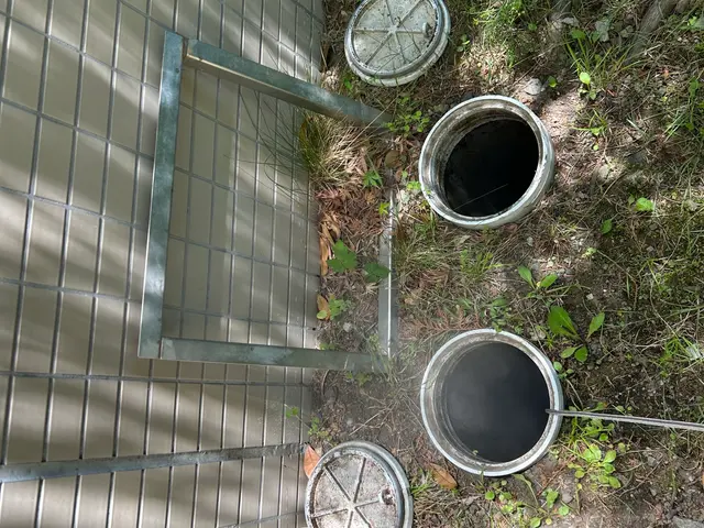 24時間対応　緊急対応　賠償保険加盟　エンジン式高圧洗浄機使用サービスの画像