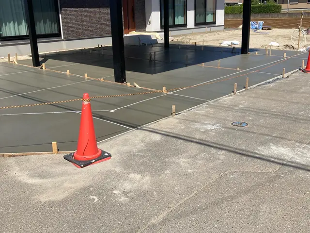 土間コンクリート打設　全工程込み　掘削　残土運搬処分込み　途中経過写真管理ありサービスの画像