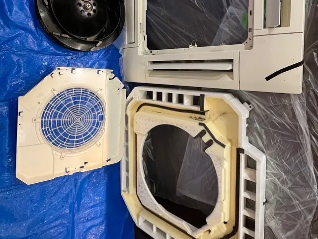 すべて自社対応◎安心の保険加入済み！徹底的に汚れを落とします！サービスの画像