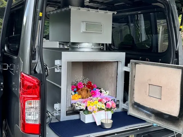 【足型１個プレゼント】骨壷・覆い袋セットでご火葬からご返骨まで心を込めてご葬儀をサービスの画像