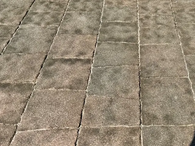 『ふじやま』を使った駐車場・インターロッキングの高圧洗浄　汚水回収システム！サービスの画像