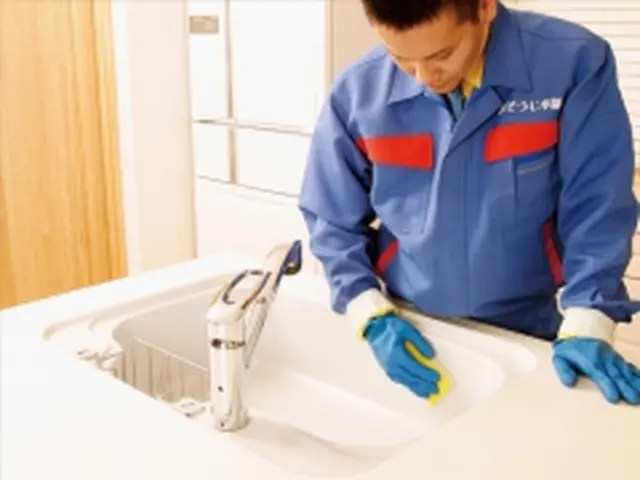 どの頑固な汚れも丁寧に除去！キッチンのお掃除サービスの画像