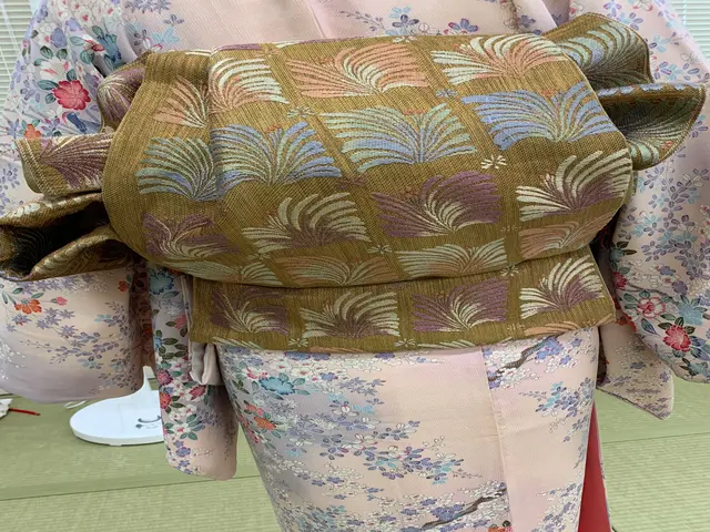 着物の美を、あなたの身近に。苦しくない着付けをします。