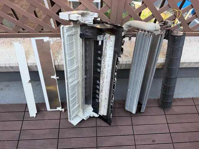 綺麗を約束します！お掃除機能付きエアコンのクリーニングもお任せください！サービスの画像