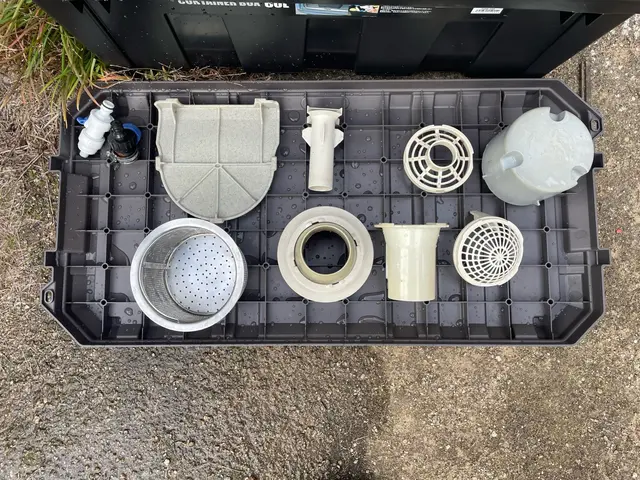 ご自宅の内と外からの排水管洗浄！！大手量販店様の業務も行っている会社になります！サービスの画像