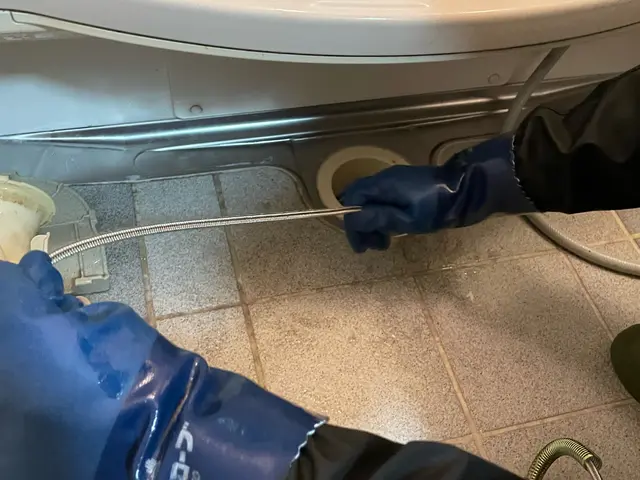 ご自宅の内と外からの排水管洗浄！！大手量販店様の業務も行っている会社になります！サービスの画像