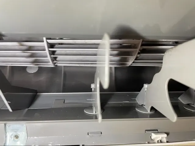 地域密着の安心店です。奥までブラッシングします！◇損害保険加入済◇すべて自社対応サービスの画像