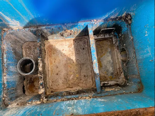 ［グリストラップ清掃］　緊急、深夜の作業も可能。排水管洗浄も同時に対応可能です。サービスの画像