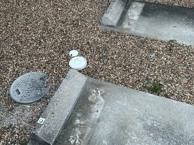 不要なパーキングブロックやコンクリートブロック、その他何でも廃棄物回収☆割引有りサービスの画像