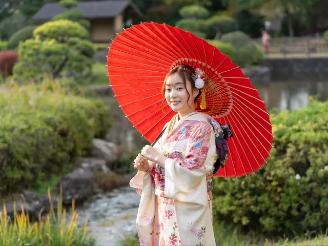 【赤の和傘貸出し無料】ハレの日の記念に、沢山の写真と素敵な思い出を！！