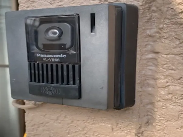 ■インターホン・ドアホンの取り付け  写真の店長が伺いますサービスの画像