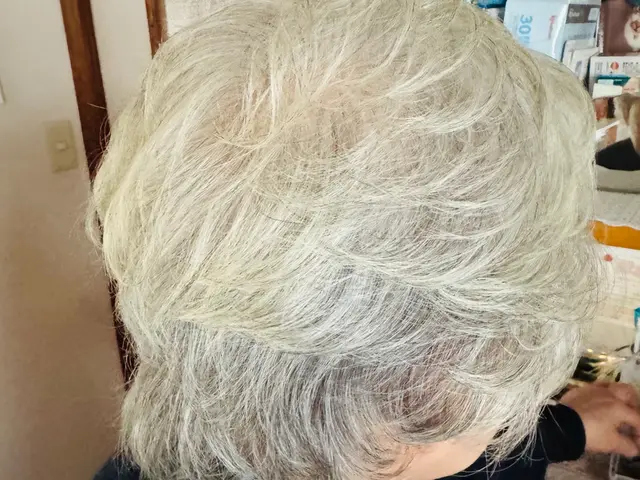 多数の訪問実績と福祉美容士資格で安心！営業時間外も対応可能、笑顔をお届けします！サービスの画像