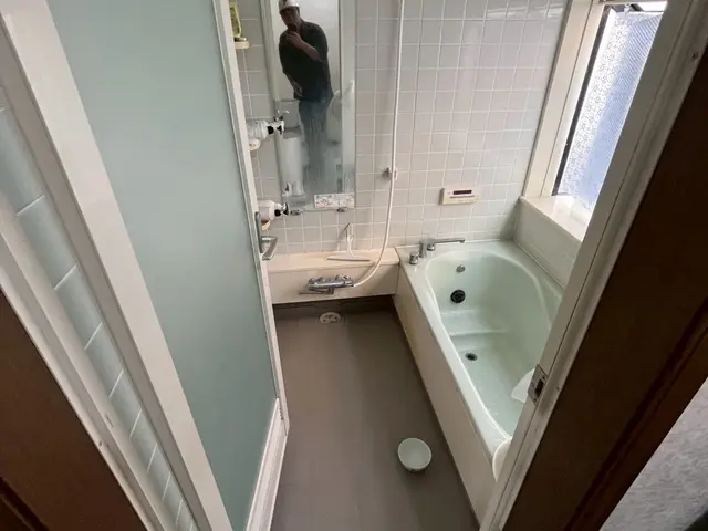 お風呂交換はもちろん！洗面台や脱衣所クロス張替えなどなど♪何でもお任せ！！サービスの画像