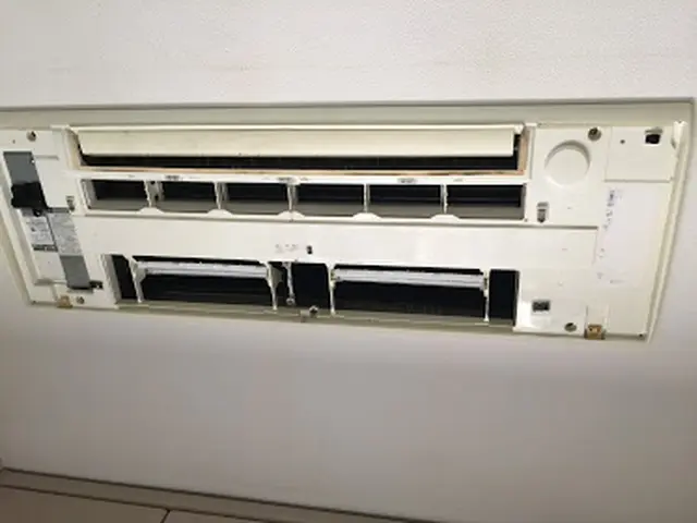 【受付中】埋め込みタイプのエアコン内部洗浄！防カビコーティング付きサービスの画像
