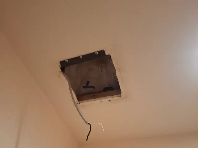 浴室換気扇の交換をします　作業日時はお気軽にご相談下さい、夕方夜の対応も可能ですサービスの画像