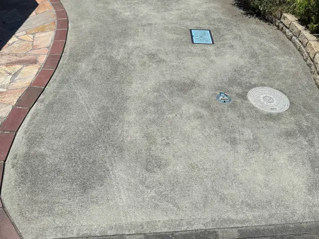 夫婦で安心対応！駐車場の洗浄で快適な暮らしをサポートいたします。サービスの画像