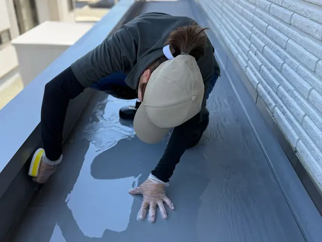 夫婦で安心対応！駐車場の洗浄で快適な暮らしをサポートいたします。サービスの画像