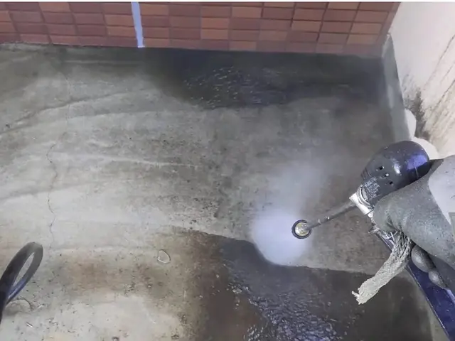 【PayPay使えます】年中無休！土間、タイル高圧洗浄！苔、黒ずみ落とせます！サービスの画像