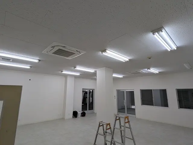 店舗やオフィス、集合住宅など多数実績あり！夜間や早朝も対応可能！定期清掃◎サービスの画像