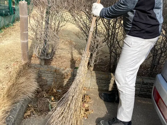 《落ち葉清掃》はお任せ下さい！　A型人間の気質をいかして綺麗に仕上げますサービスの画像